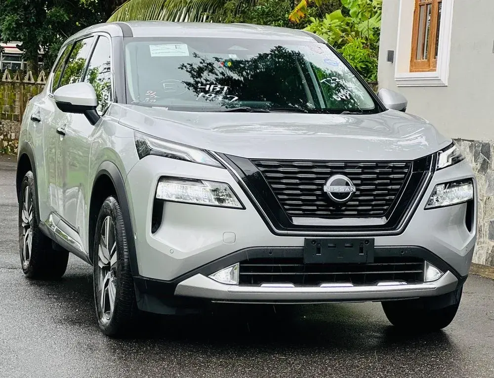 Nissan X-Trail - SUV for rental in Sri Lanka